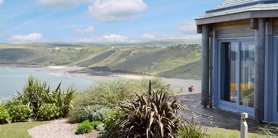 Cottage overlooking sea